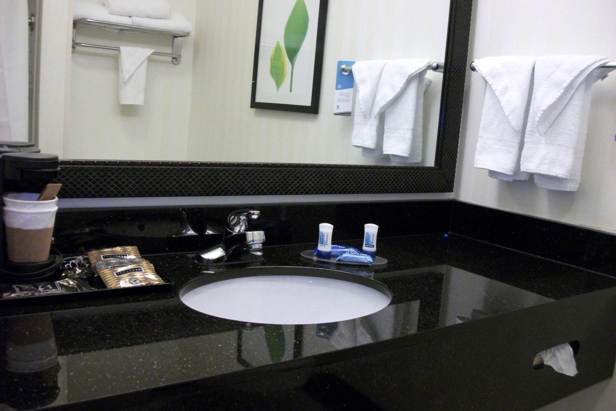 Fairfield Inn And Suites By Marriott Seymour Ngoại thất bức ảnh